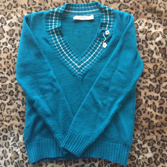 Zara Basic Knit V-Neck Sweater - Picture 2 of 4